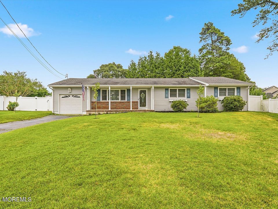 1st image of 304 Mainsail Court