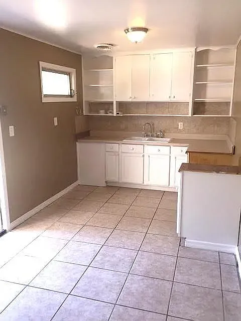 4 bed, 1701 sqft, $1,600 — Photo 3