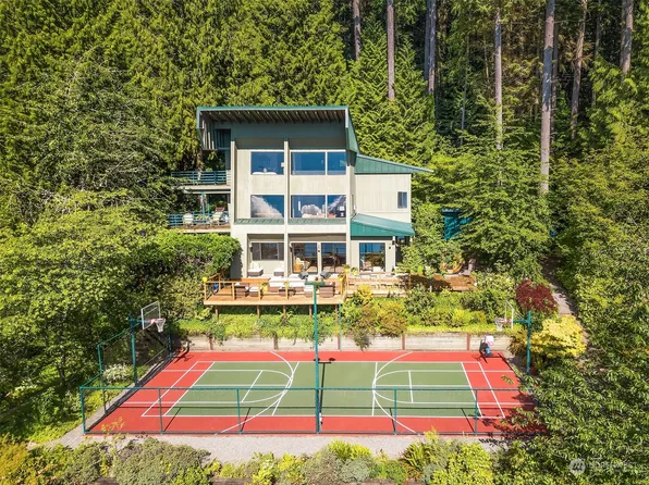 9819 Crystal Lake Drive, Woodinville, WA 98077