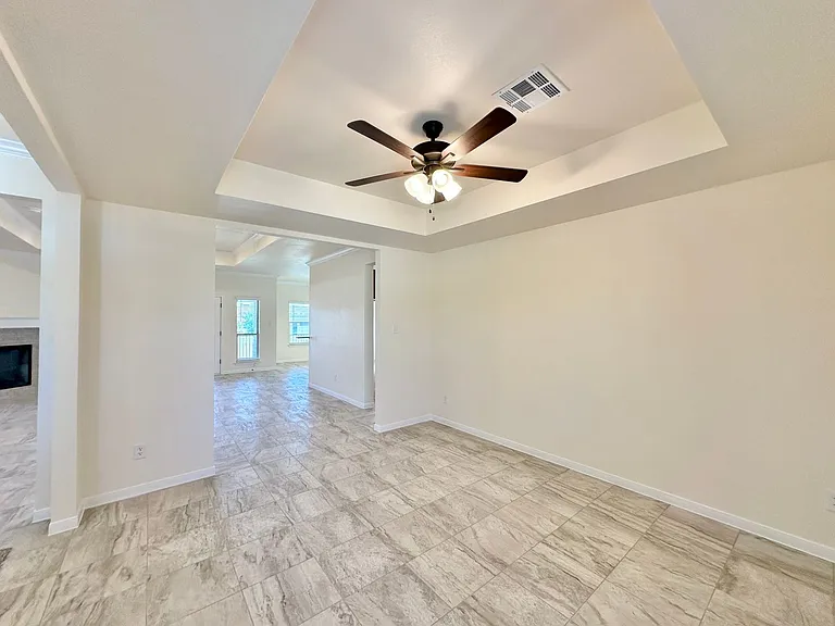 905 Galloway Dr — Photo 7