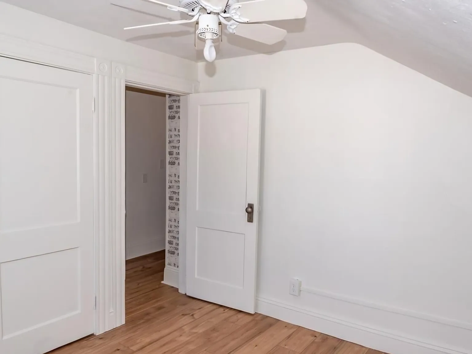 3 bed, 1300 sqft, $2,200 — Photo 4