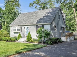 18 Skelton Rd, Burlington, MA 01803