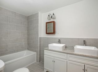 401 Ainsworth St, Linden, NJ 07036