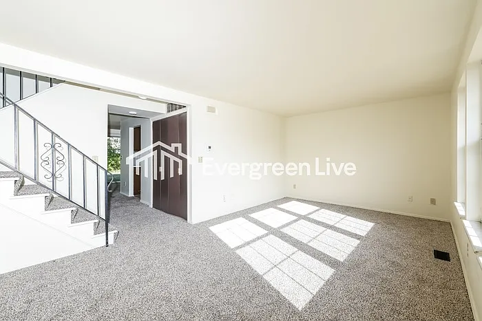 3 bed, 1.5 bath, 1555 sqft, $1,145 — Photo 3