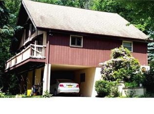 25 Kutz Rd, Temple, PA 19560