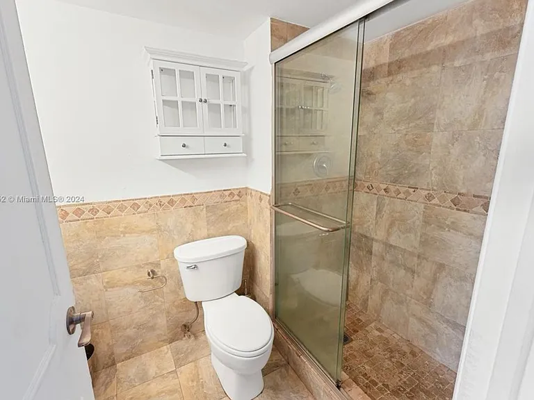 11930 N Bayshore Dr #302 — Photo 14