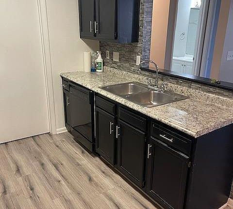 5th image of 539 Aspen Glen Dr APT 421
