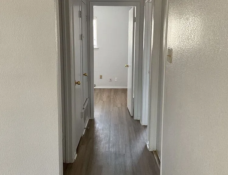 2209 Dickens Dr — Photo 9