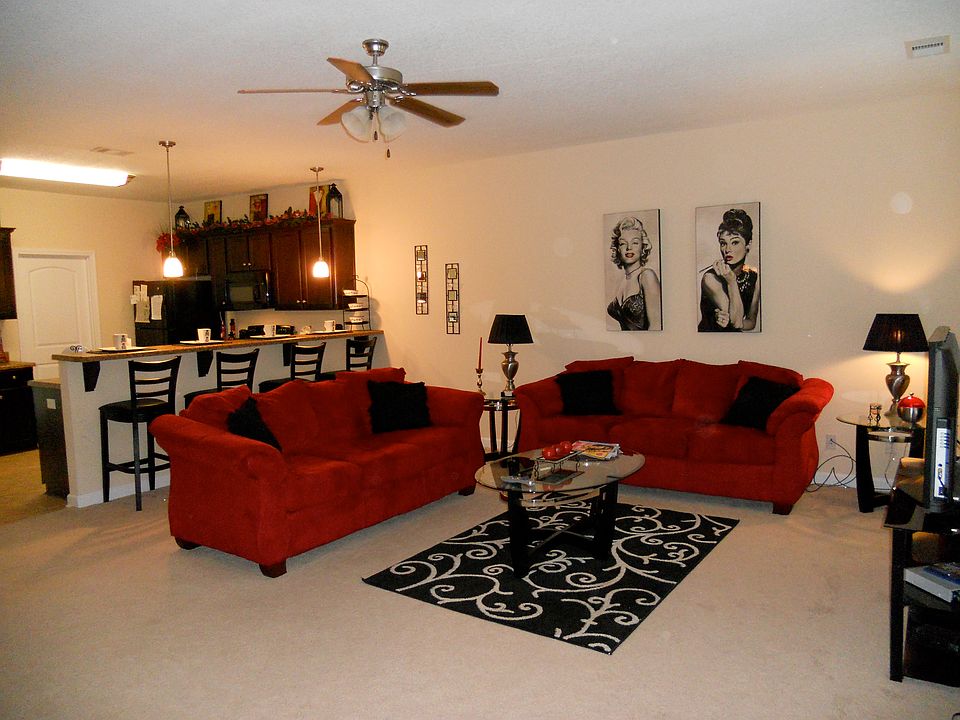 Cottage den