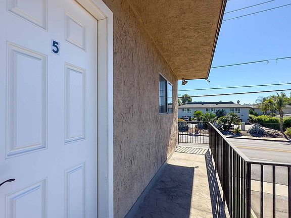 3rd image of 850 E Washington Ave #5