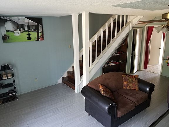 2nd image of 2515 Oak Hill Dr