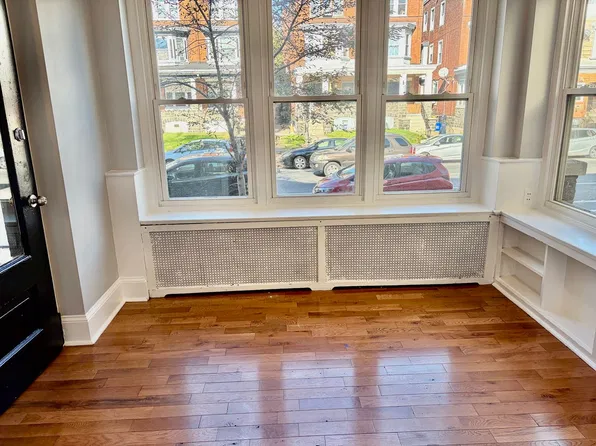 5028 Walnut St, Philadelphia, PA