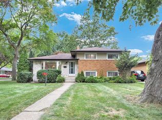 465 Greendale Dr, Windsor, ON N8S 4A5