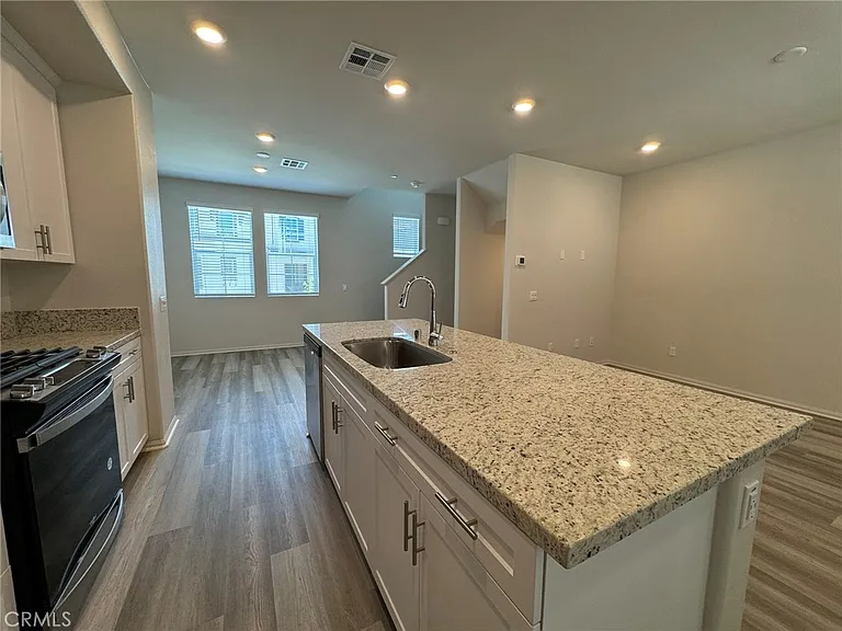 28094 Melrose Dr — Photo 22