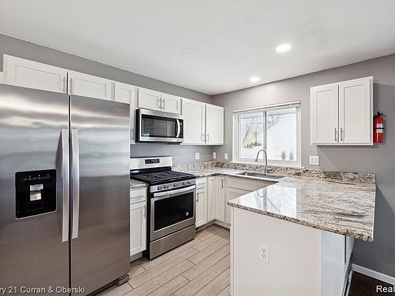 4th image of 14374 Ramblewood St
