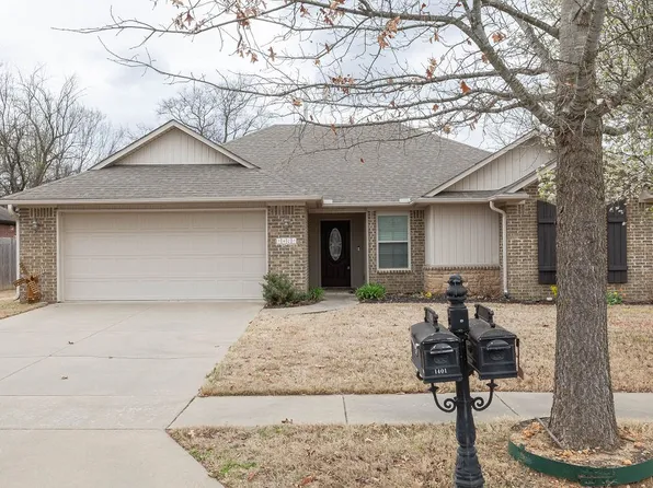 1401 S Blue Willow Ave, Fayetteville, AR 72701