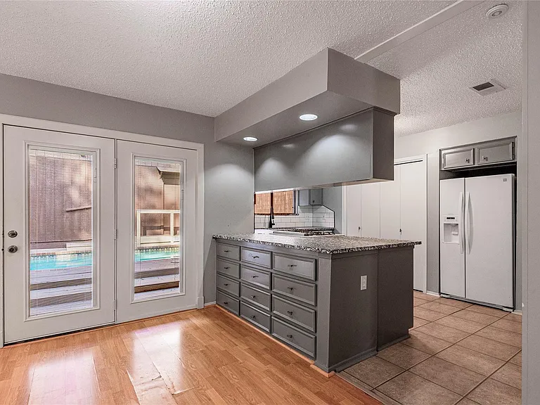 514 Hickory St — Photo 10