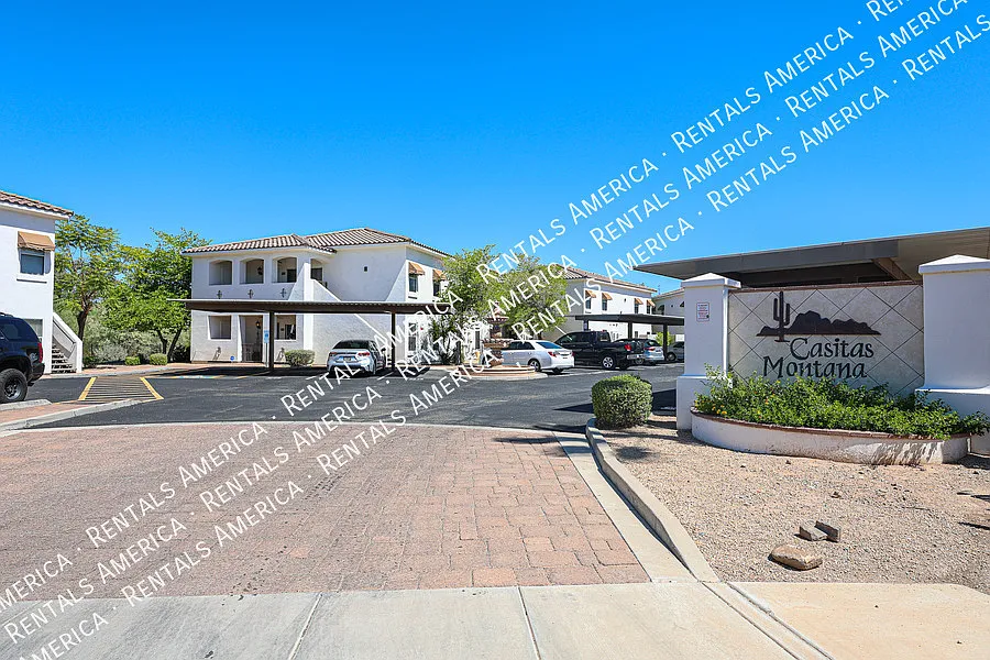 Bright and Spacious 2 bed 2 bath condo with Vaulted Ceilings! — Photo 3