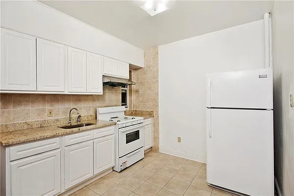 Rented by Douglas Elliman | media 20