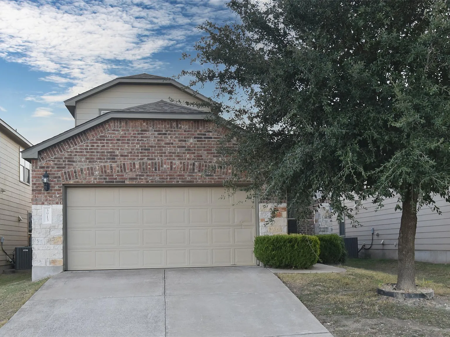 3 bed, 2.5 bath, 1929 sqft, $2,150 — Photo 1