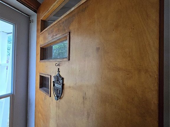 3rd image of 273 Simcox St