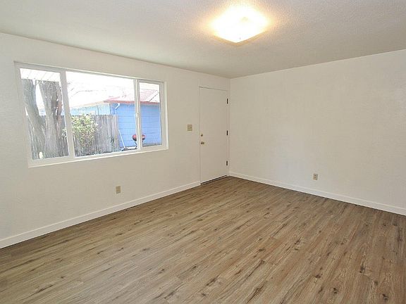 5th image of 1407 Ellis Ave APT 4