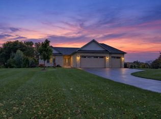 2629 Sanctuary Ln, Spring Grove, IL 60081