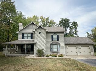 15868 E Fairfield Rd, Mount Vernon, IL 62864