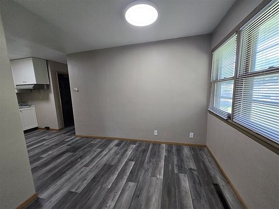 5th image of 807 18th Ave S #3