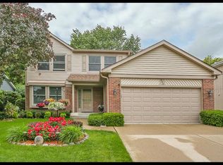 840 Debra Ln, Elk Grove Village, IL 60007