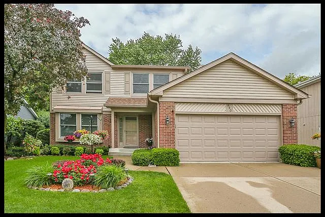 840 Debra Ln photo 1