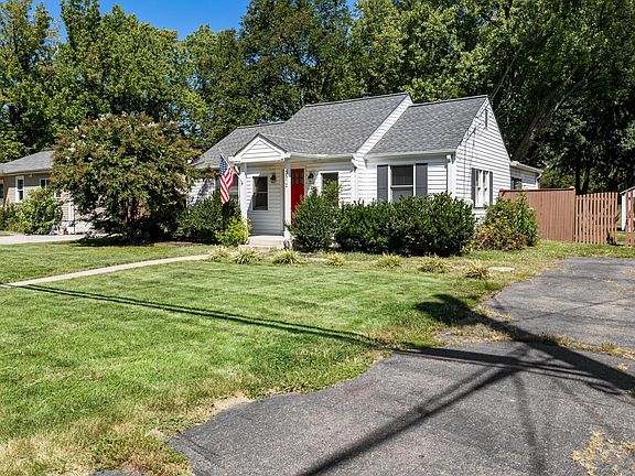2nd image of 3512 Groveton St