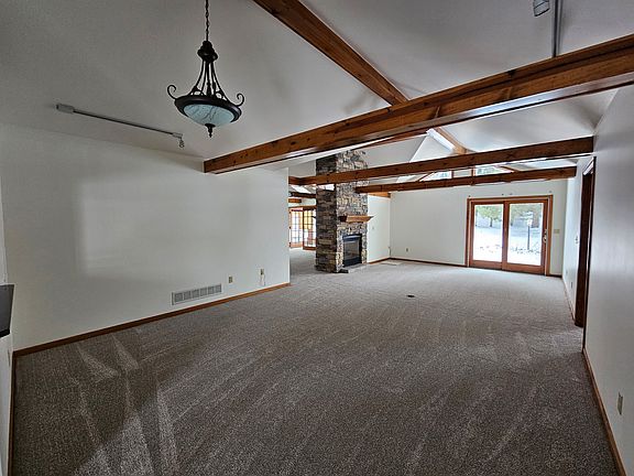 2nd image of 102 Queenswood Dr
