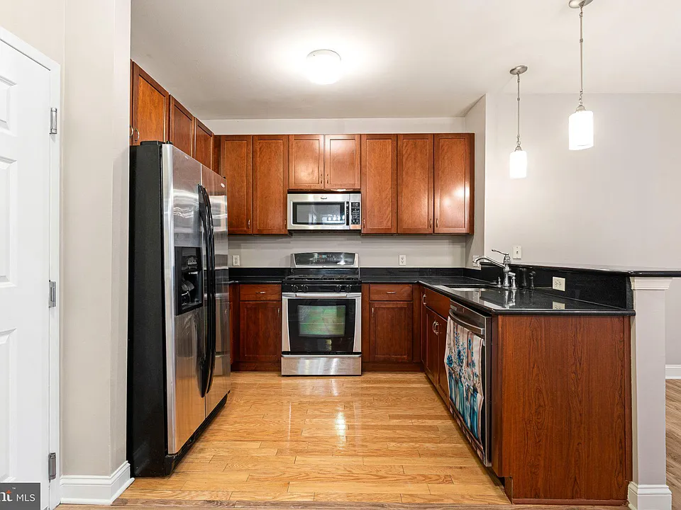 200 W Elm St #1106