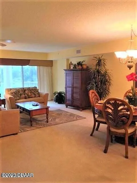 3 bed, 3.0 bath, 2195 sqft, $4,000 — Photo 4