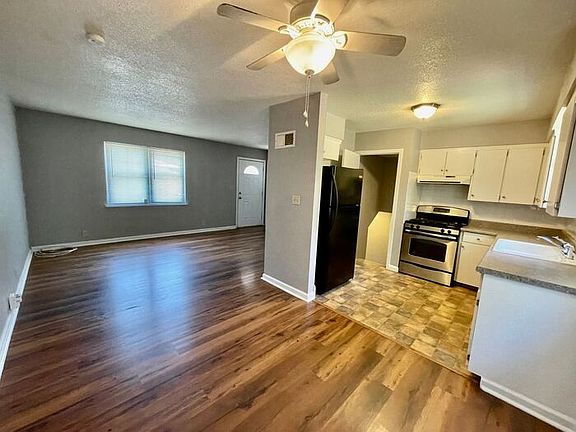 3rd image of 602 NE Florence Ave #B