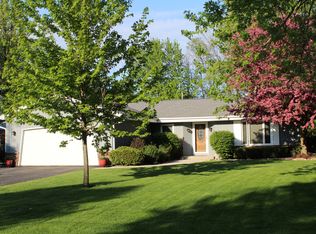 3870 S Town Rd, New Berlin, WI 53151