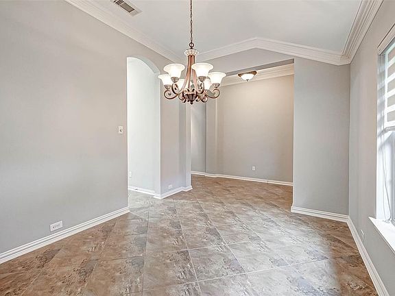 5th image of 18035 Parkwille Ln