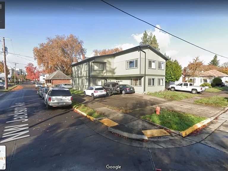 202 NW 13th St #2 — Photo 1