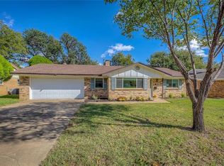 507 Yorkshire Dr, Euless, TX 76040