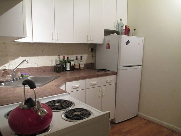4th image of 336 E 54th St #2