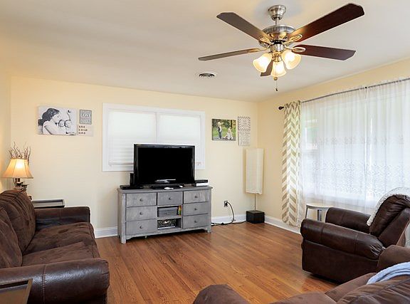 2nd image of 1611 Sherrod Ave