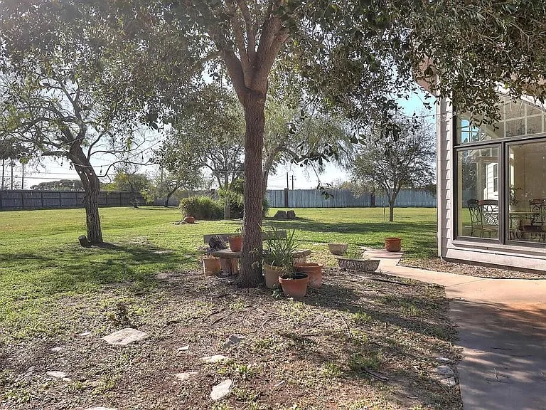3417 Newcastle Dr — Photo 23