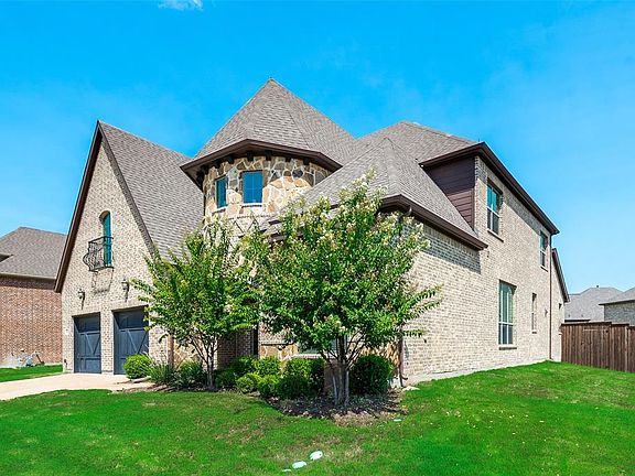 2nd image of 2101 Hickory Hill Dr