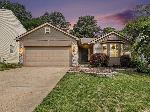 5576 Juneberry Ct, Waterford, MI 48329