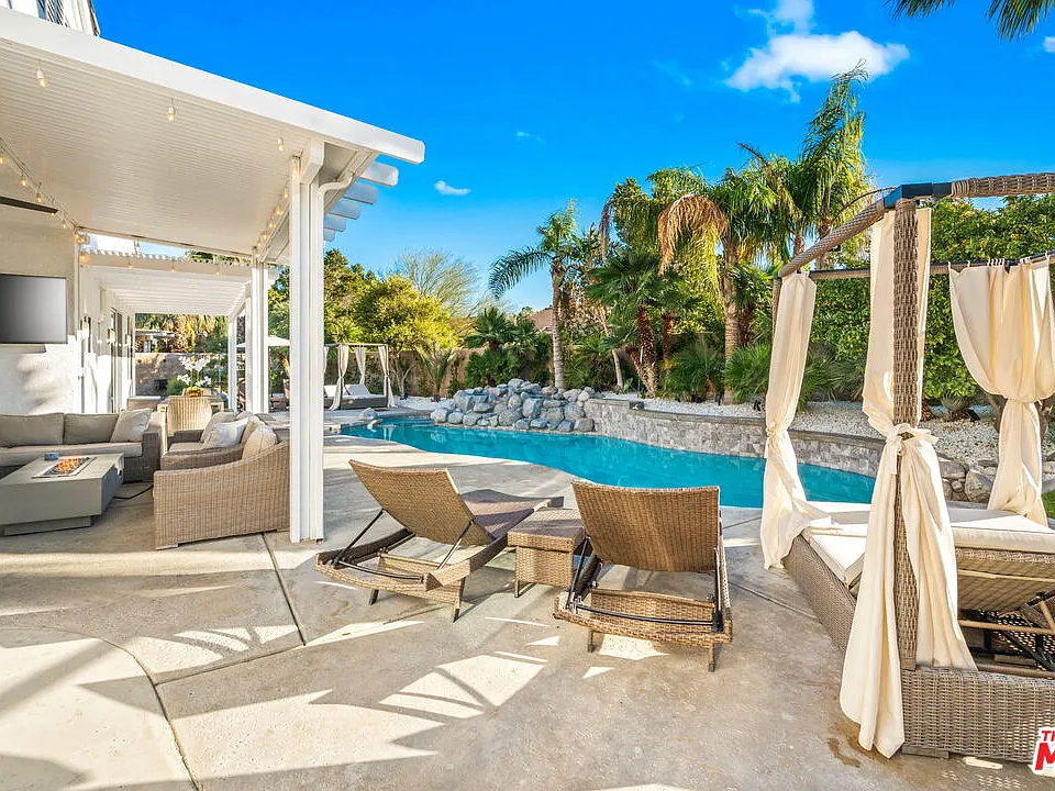 1083 E Circulo San Sorrento Rd