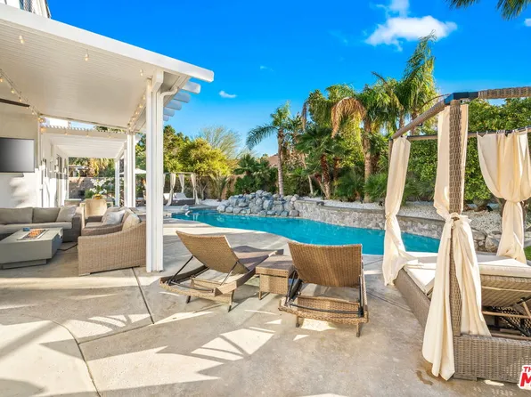 1083 E Circulo San Sorrento Rd, Palm Springs, CA 92262