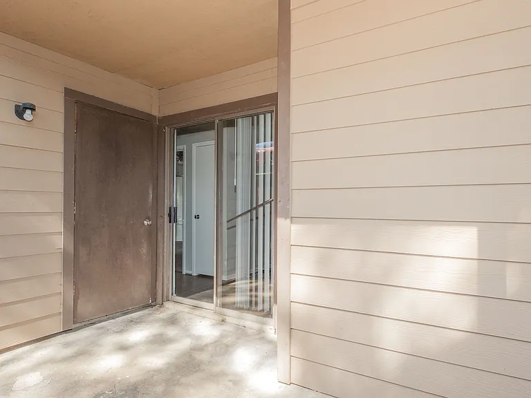 1410 Martinsville St — Photo 14