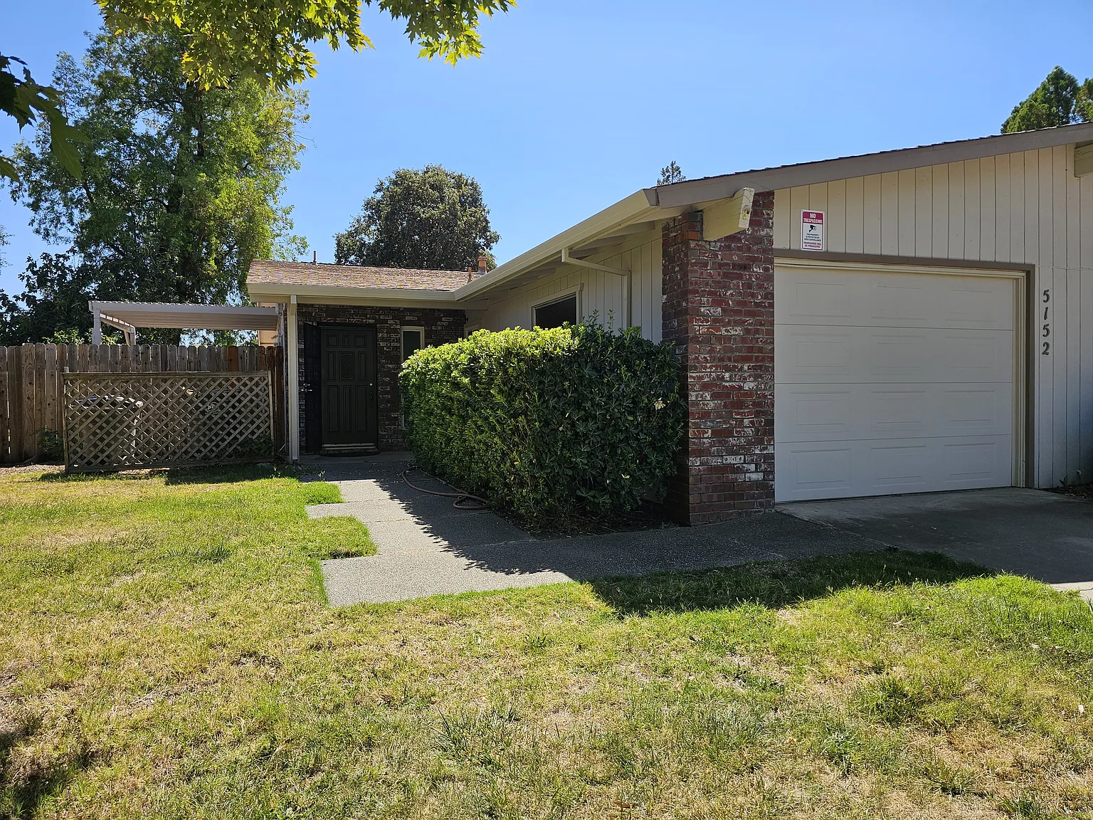 2 bed, 1.5 bath, 1234 sqft, $1,900 — Photo 1