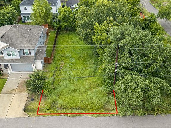 3rd image of 4551 Newberry St #2